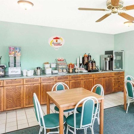 Motel Super 8 By Wyndham Washington/Peoria Area Exterior foto